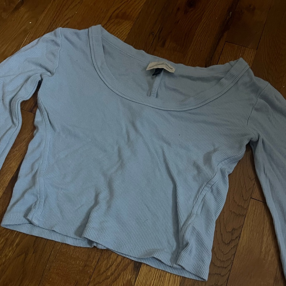 Universal threads baby blue scoop neck longsleeve